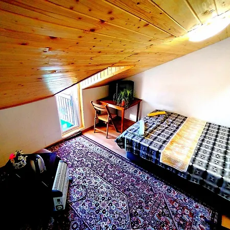 Centre Suits 2 旅馆