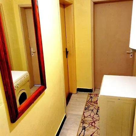 Centre Suits 2 אכסניה *