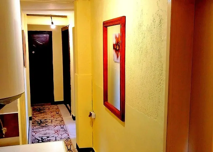 Centre Suits 2 Hostel Warna