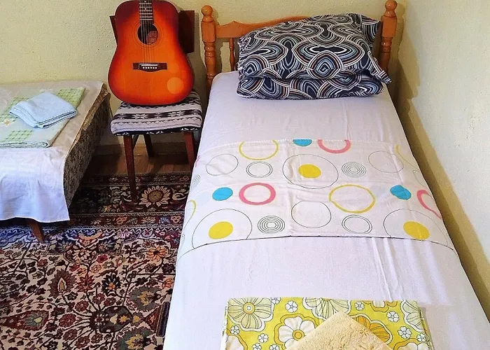 Centre Suits 2 Warna